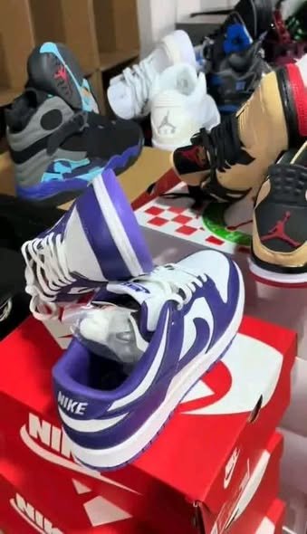 Nike Shoe Pallets Now Available! 200 pairs - Image 4